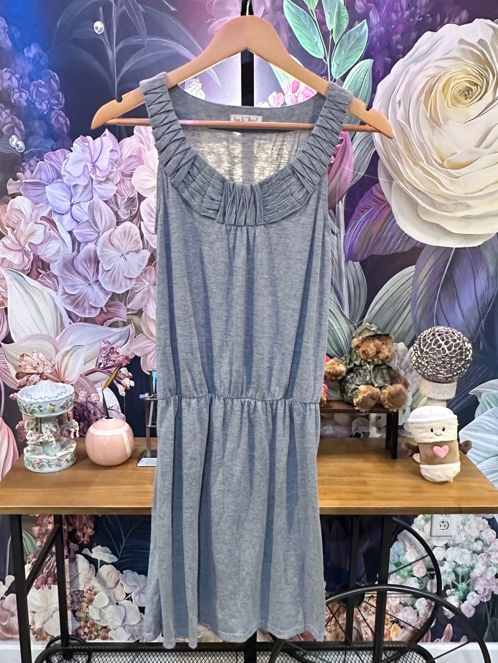Hem & Thread Women's Fit & Flare Dress Size 8 Gray Pleated Neckline Casual